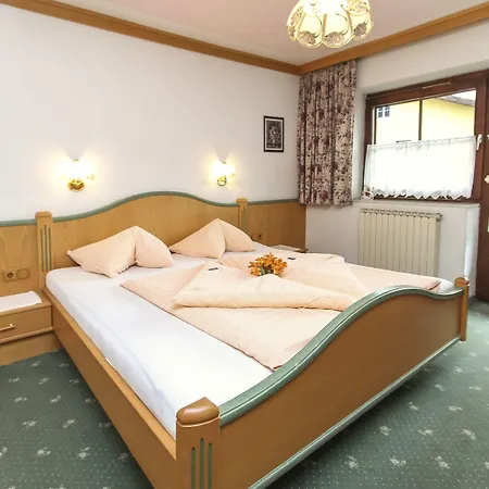 Der Braeuschmied Bed and Breakfast 3*