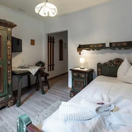 Der Braeuschmied فندق مبيت وإفطار 3*